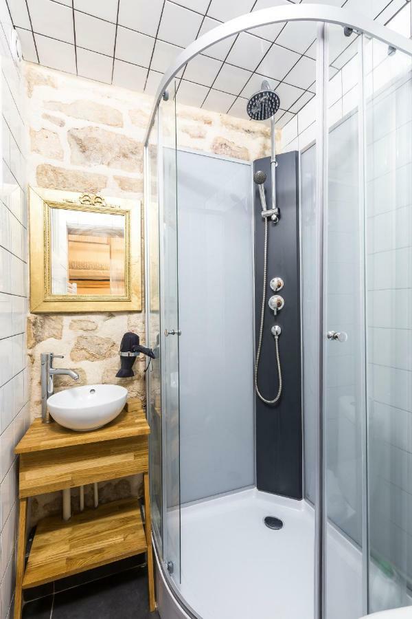 Pretty 25 M2 In A Lively District Apartman Párizs Kültér fotó